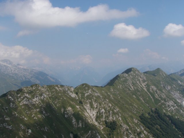 Južna pobočja Kobariškega Stola